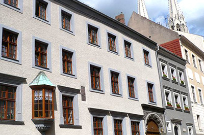 Neuputz, Historische Fassade Görlitz (Kellenwurfputz)